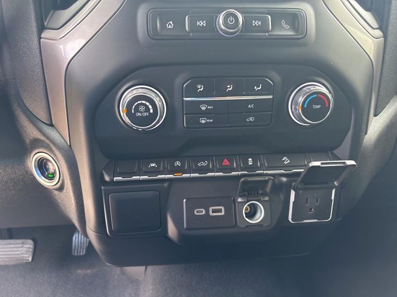 Chevrolet Silverado 1500 Trail Boss Custom Crew Cab 4WD 2022