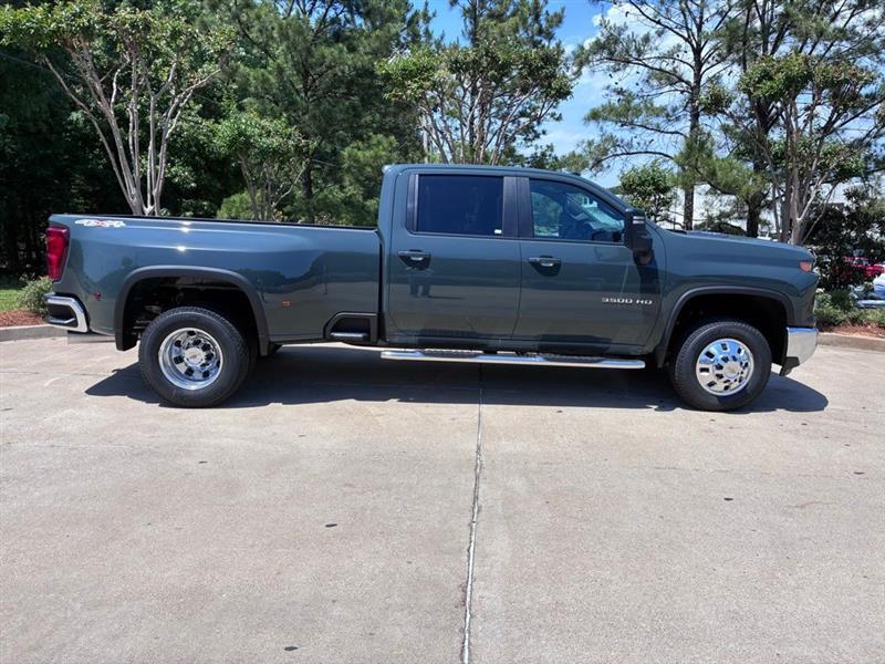 Chevrolet Silverado 3500HD LT Crew Cab 4WD 2025