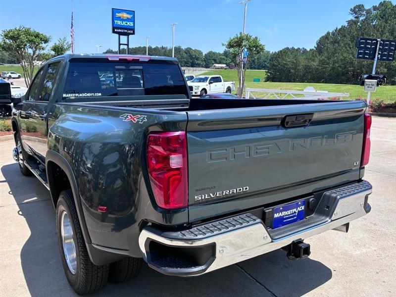 Chevrolet Silverado 3500HD LT Crew Cab 4WD 2025