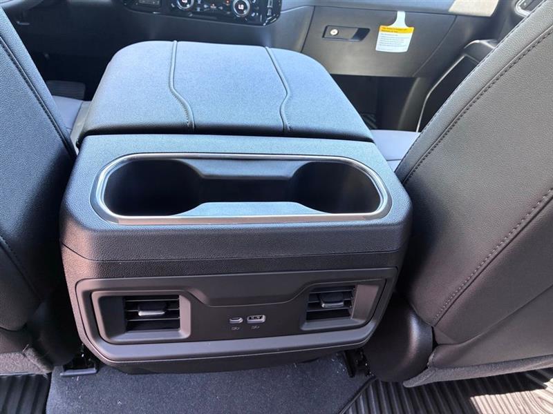 Chevrolet Silverado 3500HD LT Crew Cab 4WD 2025