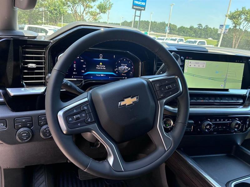 Chevrolet Silverado 3500HD LT Crew Cab 4WD 2025