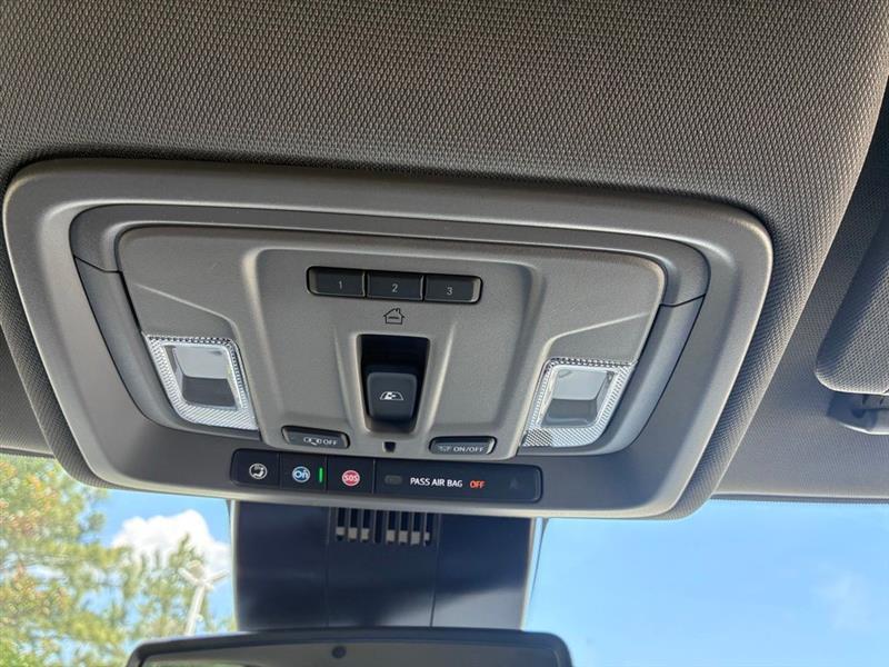 Chevrolet Silverado 3500HD LT Crew Cab 4WD 2025