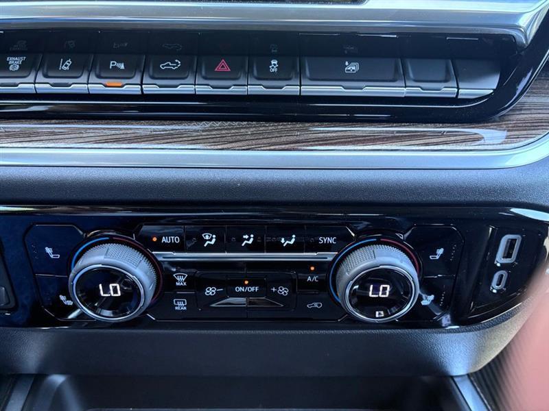 Chevrolet Silverado 3500HD LT Crew Cab 4WD 2025
