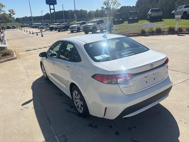 Toyota Corolla LE 2022