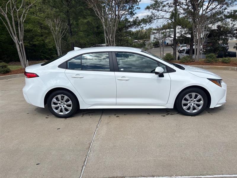 Toyota Corolla LE 2022