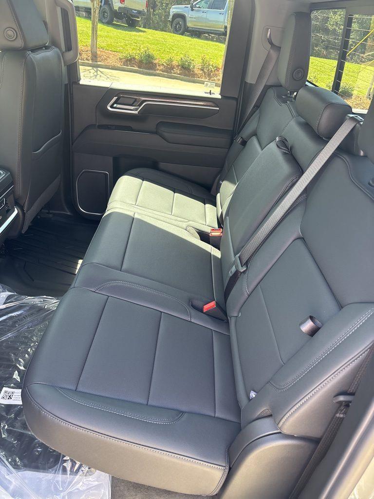 Chevrolet Silverado 2500HD LTZ Crew Cab Long Box 4WD 2026