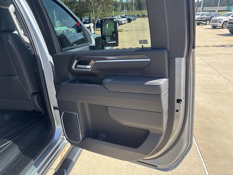 Chevrolet Silverado 2500HD LTZ Crew Cab Long Box 4WD 2026