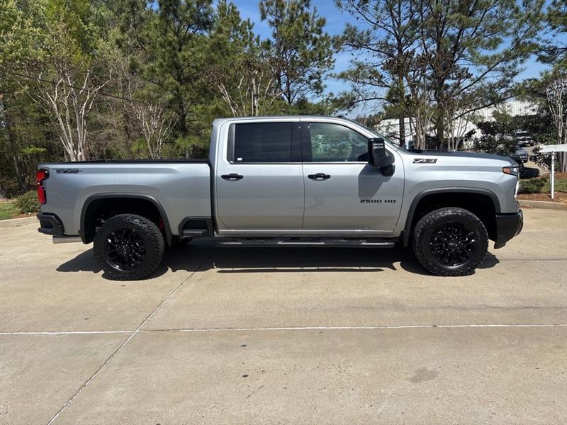 Chevrolet Silverado 2500HD LTZ Crew Cab Long Box 4WD 2026