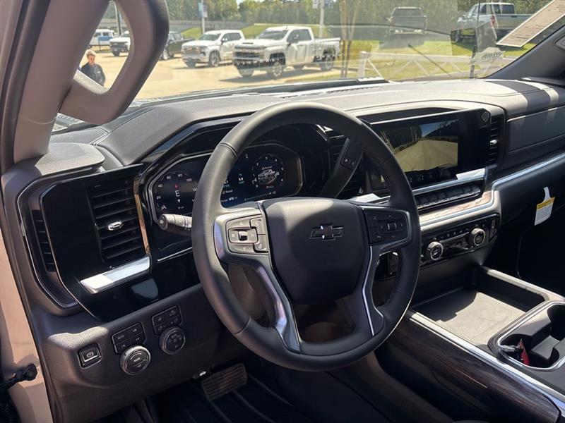 Chevrolet Silverado 2500HD LTZ Crew Cab Long Box 4WD 2026