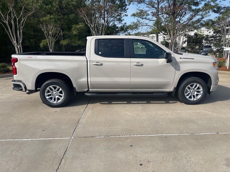 Chevrolet Silverado 1500 RST Crew Cab 4WD 2026