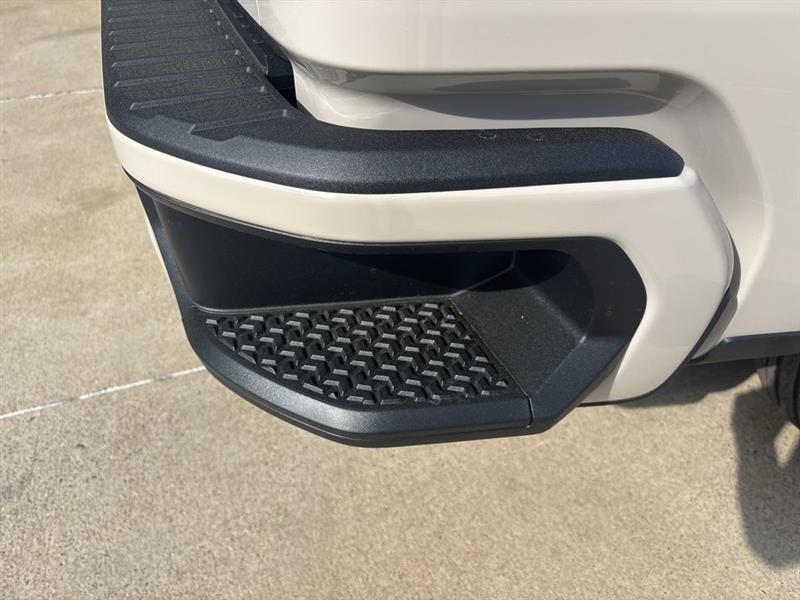 Chevrolet Silverado 1500 RST Crew Cab 4WD 2026