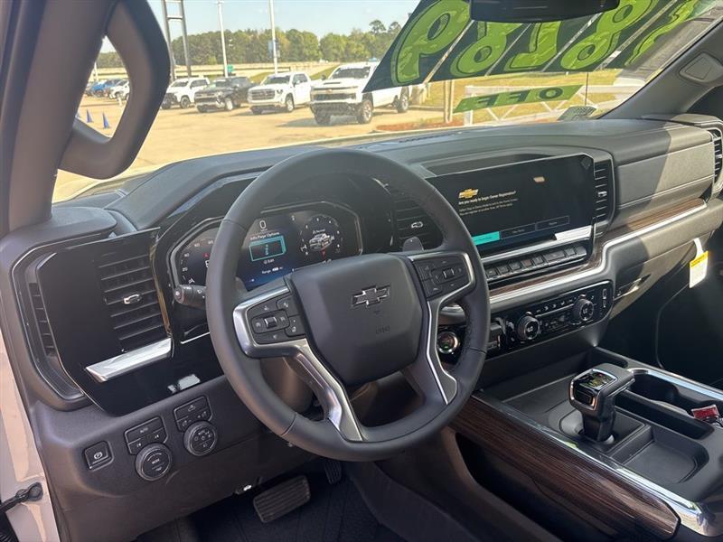 Chevrolet Silverado 1500 RST Crew Cab 4WD 2026