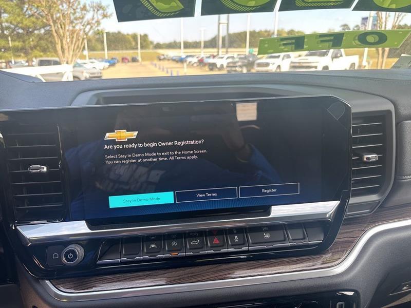 Chevrolet Silverado 1500 RST Crew Cab 4WD 2026