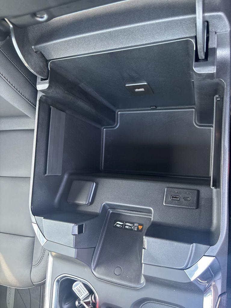 Chevrolet Silverado 1500 RST Crew Cab 4WD 2026