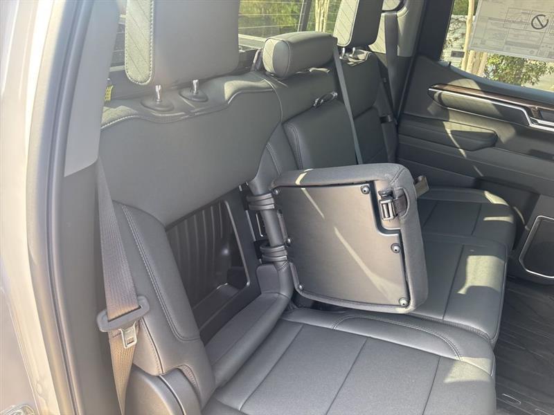 Chevrolet Silverado 1500 RST Crew Cab 4WD 2026