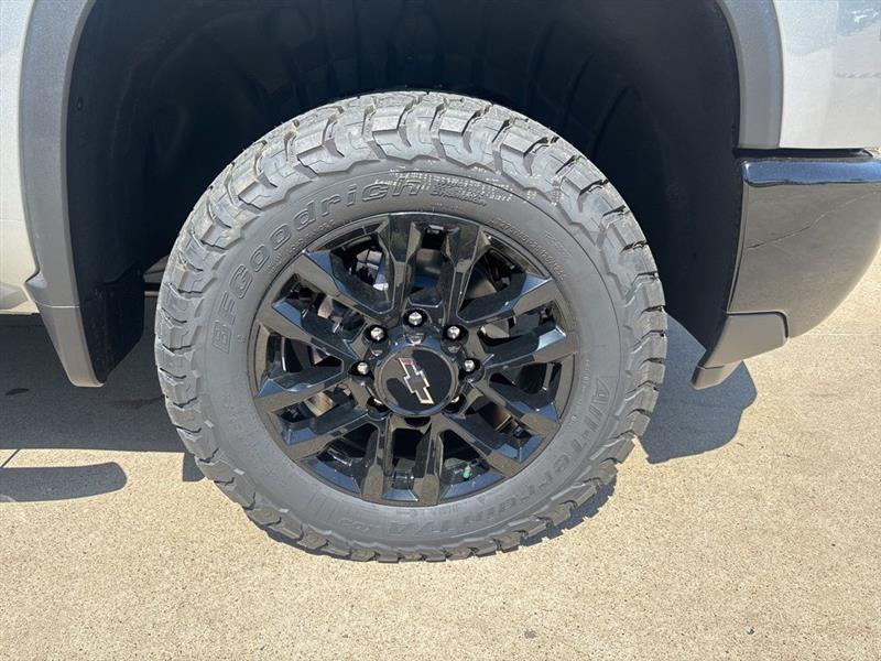 Chevrolet Silverado 2500HD LT Crew Cab Long Box 4WD 2026