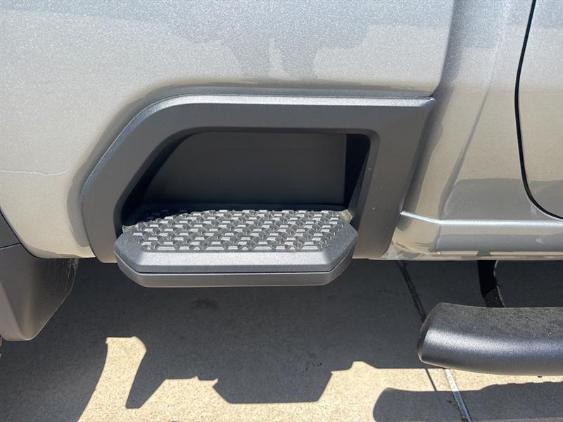 Chevrolet Silverado 2500HD LT Crew Cab Long Box 4WD 2026