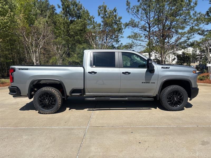 Chevrolet Silverado 2500HD LT Crew Cab Long Box 4WD 2026