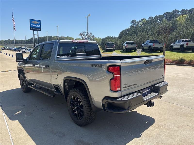 Chevrolet Silverado 2500HD LT Crew Cab Long Box 4WD 2026