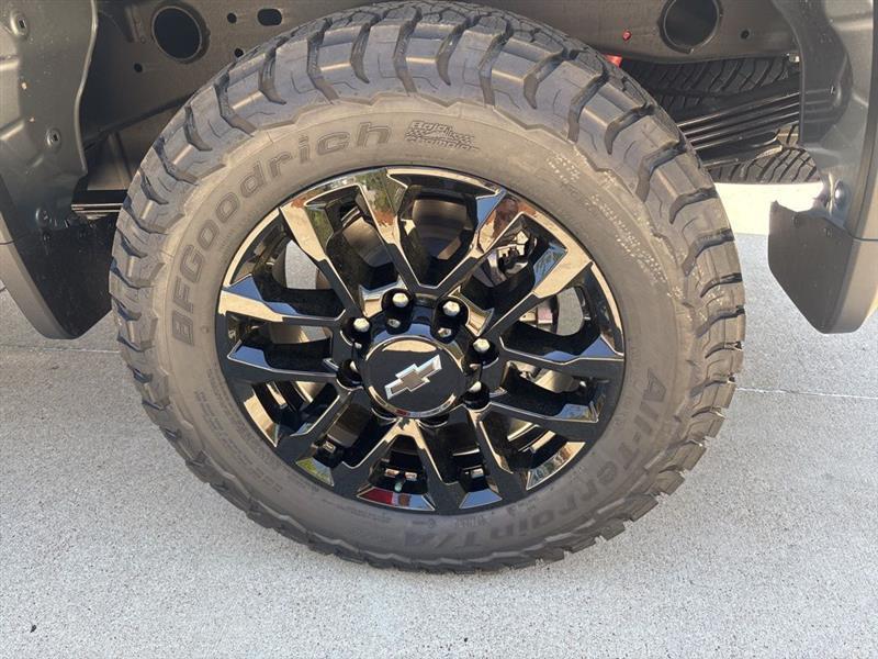 Chevrolet Silverado 2500HD LT Crew Cab Long Box 4WD 2026