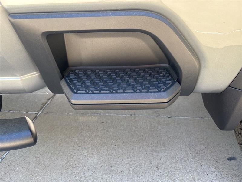 Chevrolet Silverado 2500HD LT Crew Cab Long Box 4WD 2026