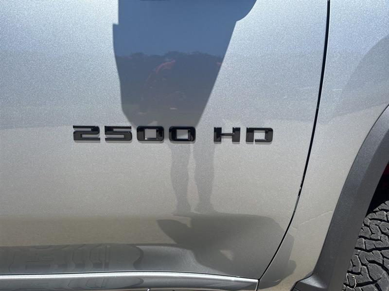 Chevrolet Silverado 2500HD LT Crew Cab Long Box 4WD 2026