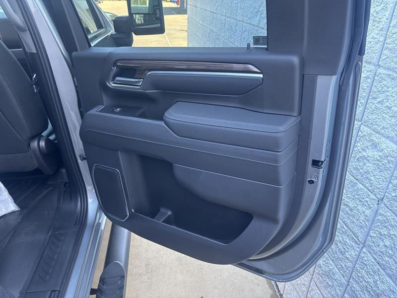 Chevrolet Silverado 2500HD LT Crew Cab Long Box 4WD 2026