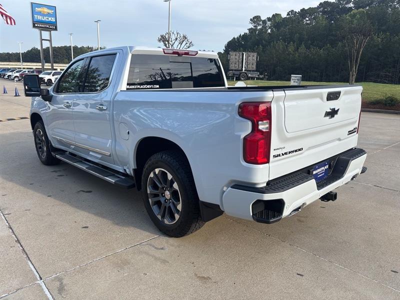Chevrolet Silverado 1500 High Country Crew Cab 4WD 2026
