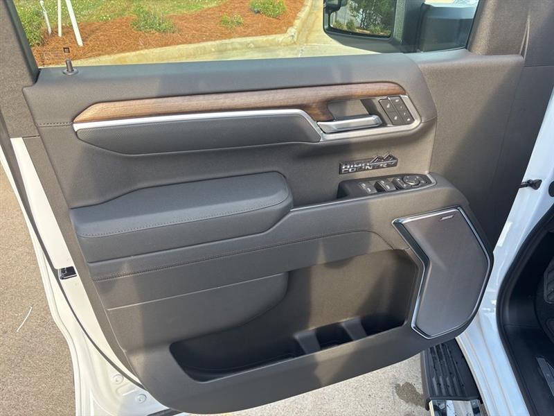 Chevrolet Silverado 1500 High Country Crew Cab 4WD 2026