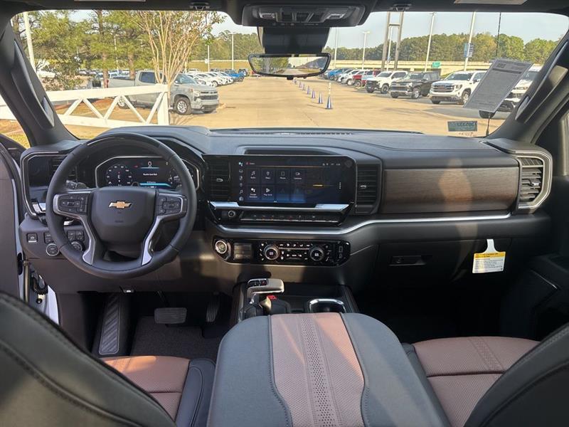 Chevrolet Silverado 1500 High Country Crew Cab 4WD 2026