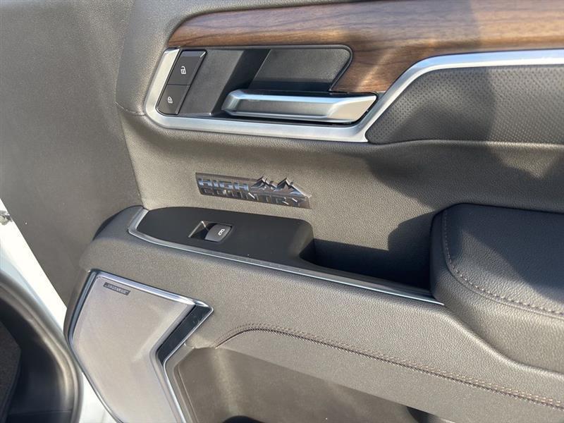 Chevrolet Silverado 1500 High Country Crew Cab 4WD 2026