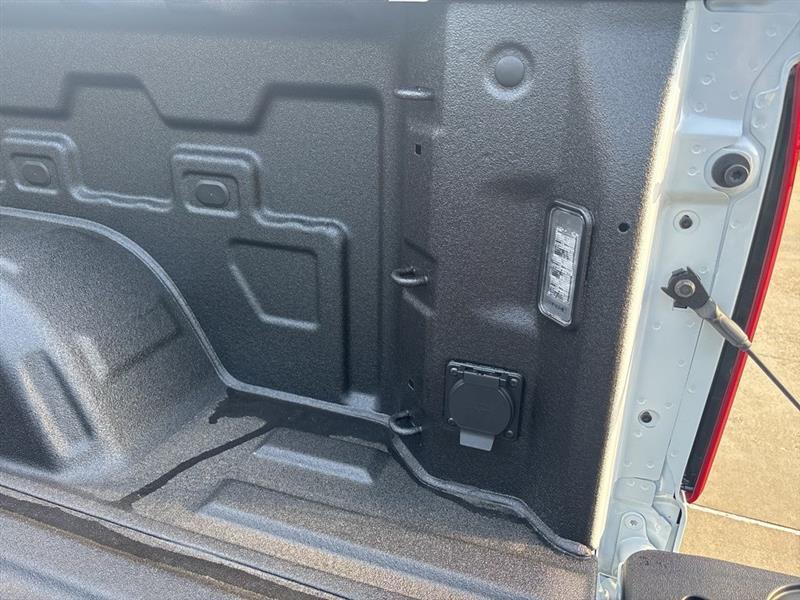 Chevrolet Silverado 1500 High Country Crew Cab 4WD 2026