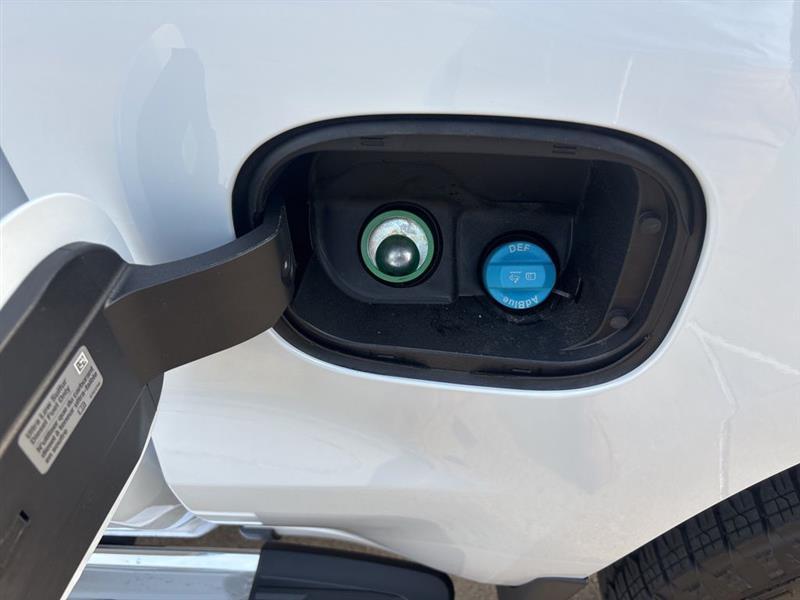 Chevrolet Silverado 1500 High Country Crew Cab 4WD 2026