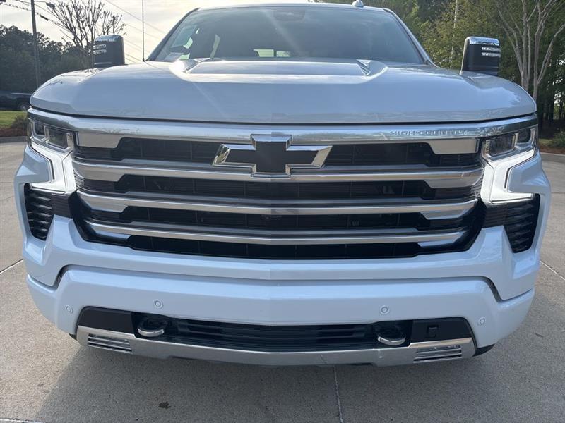 Chevrolet Silverado 1500 High Country Crew Cab 4WD 2026