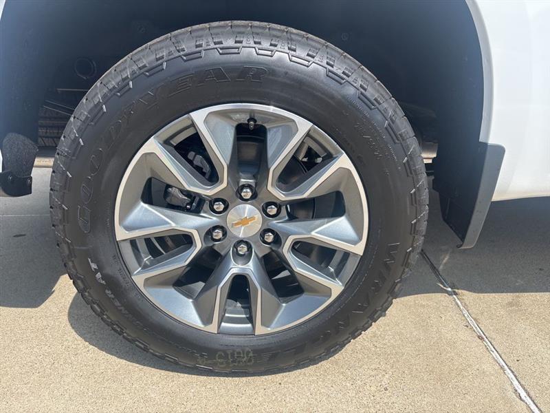 Chevrolet Silverado 1500 LT Crew Cab 4WD 2026