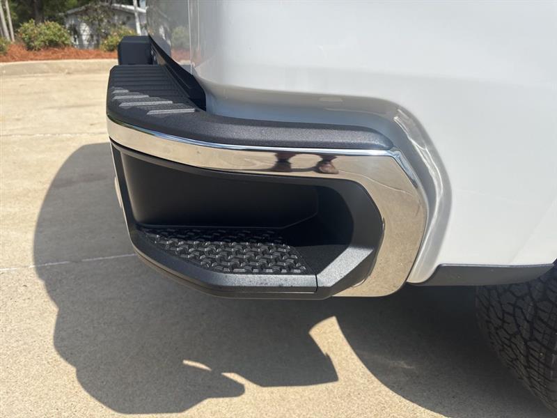 Chevrolet Silverado 1500 LT Crew Cab 4WD 2026