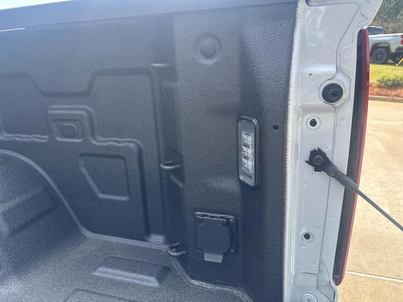 Chevrolet Silverado 1500 LT Crew Cab 4WD 2026