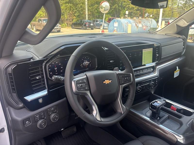 Chevrolet Silverado 1500 LT Crew Cab 4WD 2026