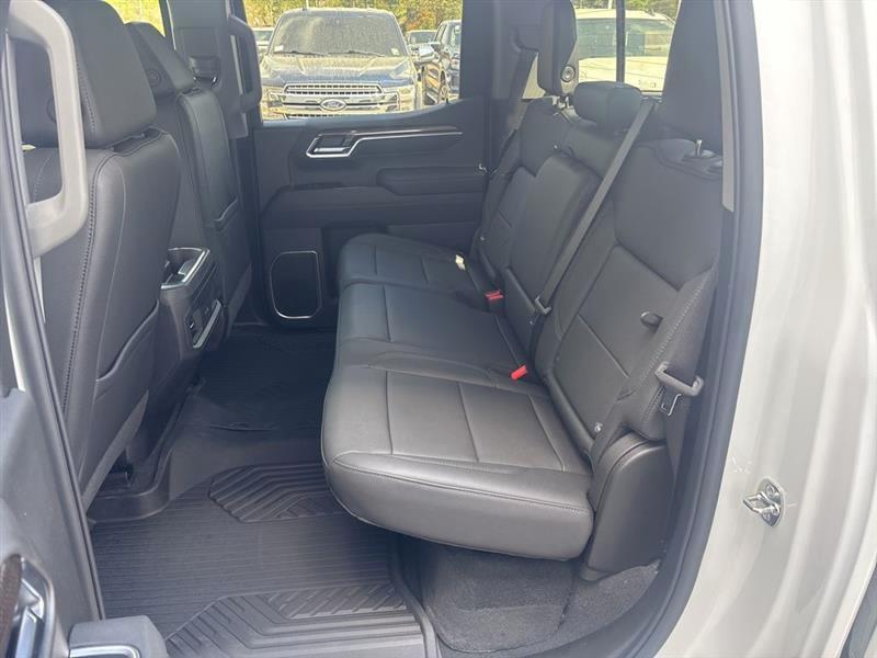 Chevrolet Silverado 1500 LT Crew Cab 4WD 2026