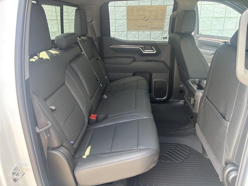 Chevrolet Silverado 1500 LT Crew Cab 4WD 2026