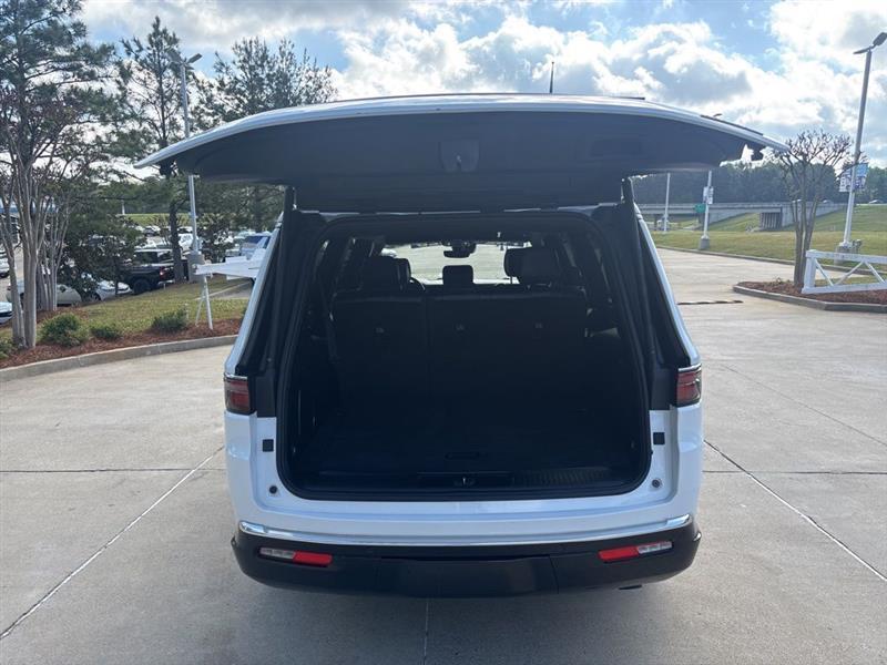 Jeep Wagoneer Series II 2024