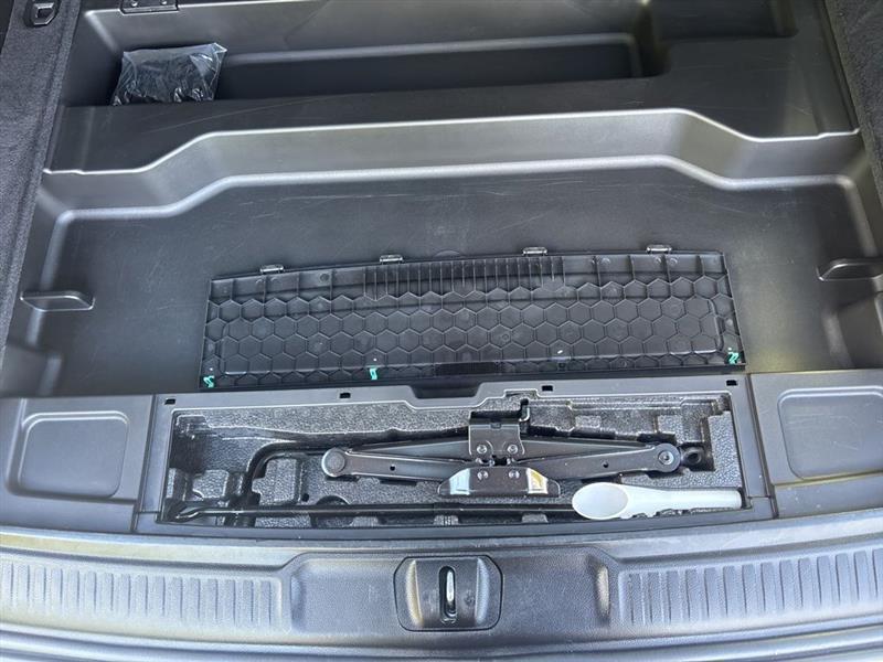 Jeep Wagoneer Series II 2024