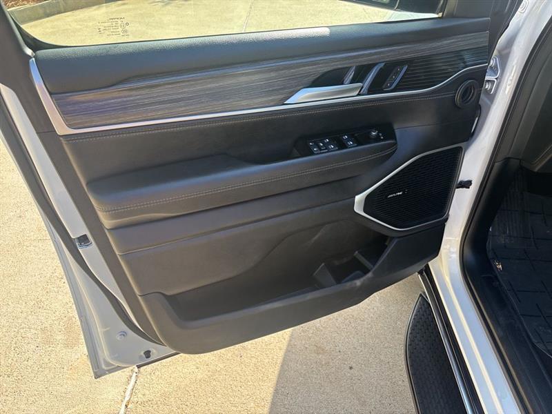 Jeep Wagoneer Series II 2024