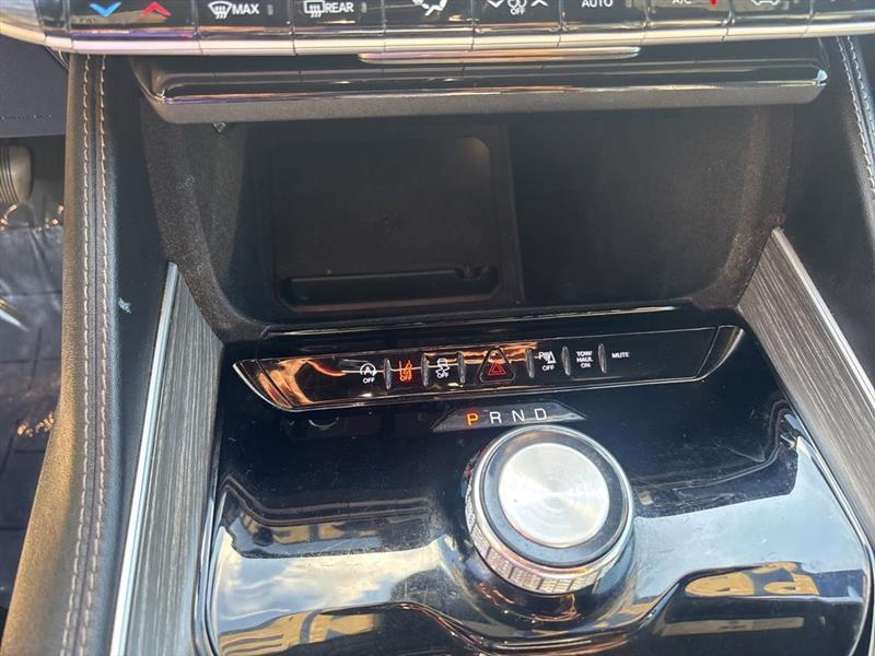 Jeep Wagoneer Series II 2024