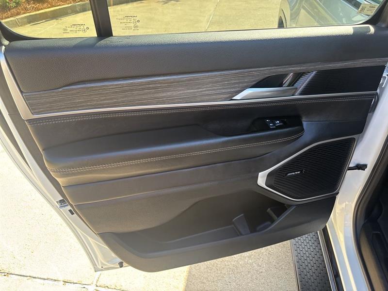 Jeep Wagoneer Series II 2024