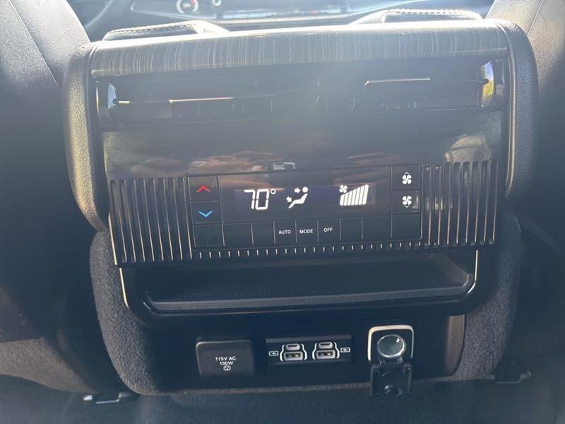 Jeep Wagoneer Series II 2024