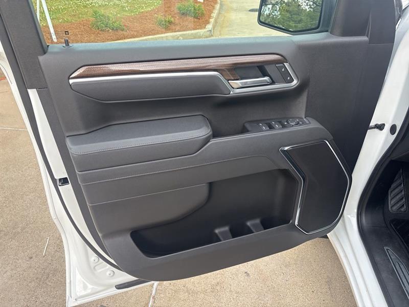 Chevrolet Silverado 1500 LT Crew Cab 4WD 2026