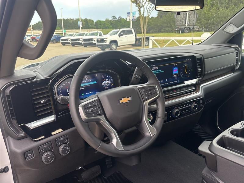 Chevrolet Silverado 1500 LT Crew Cab 4WD 2026