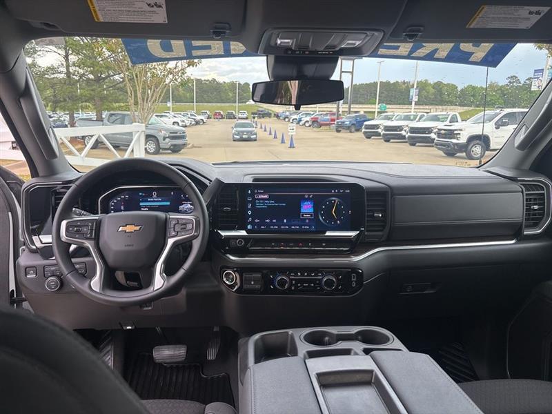 Chevrolet Silverado 1500 LT Crew Cab 4WD 2026