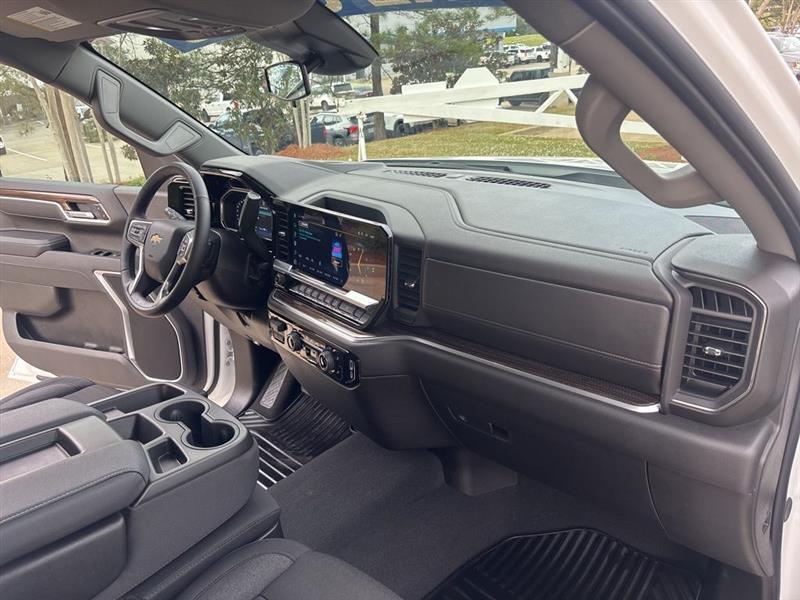 Chevrolet Silverado 1500 LT Crew Cab 4WD 2026